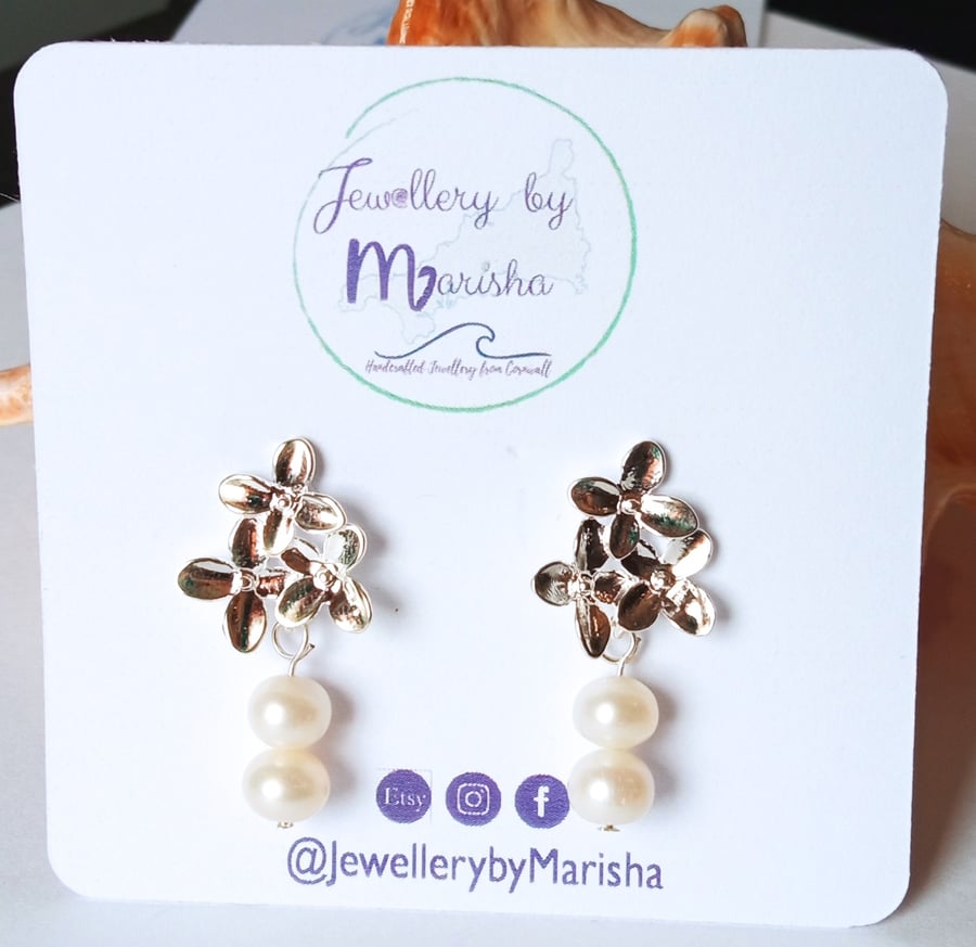 Cream Freshwater Pearl Healing Stud Earrings on Silver Plated Flowers Setting