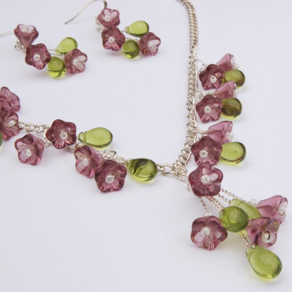 Purple Flowers - necklace and earrings set