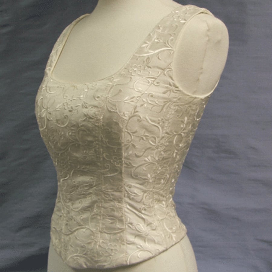 Bridal corset in Ivory embroidered 100% silk fabric