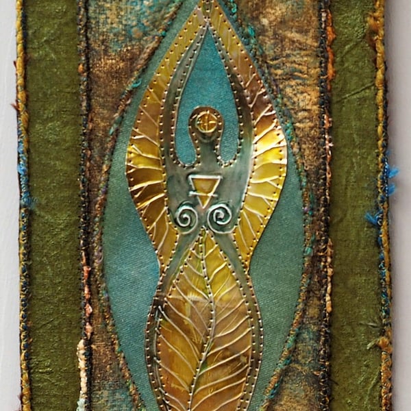 GHM506 - Earth Goddess - 15x27cm