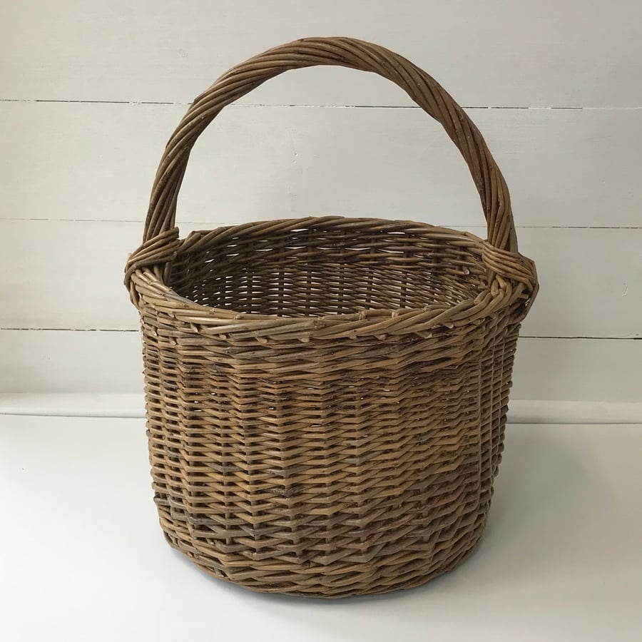 Shopping Basket - Willow Round Shopping Basket - Handmade in Cornwall 660