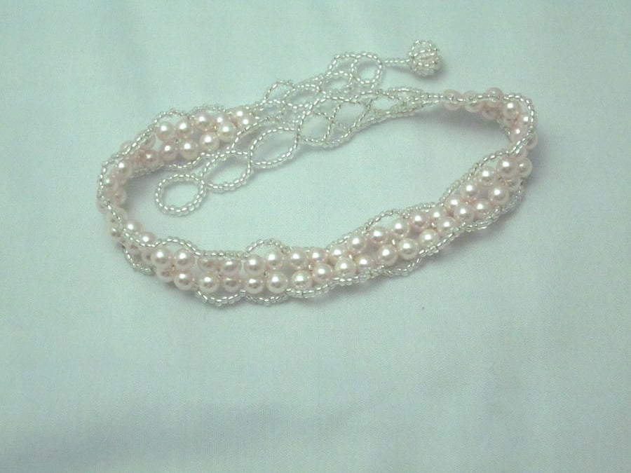 Pink glass pearl choker-style necklace (88)