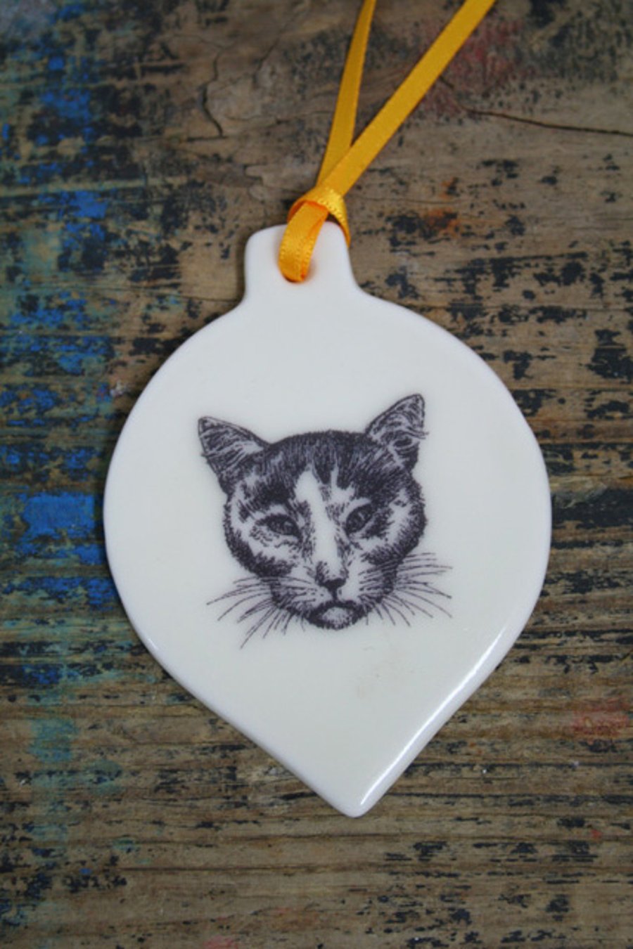 Porcelain cat decoration