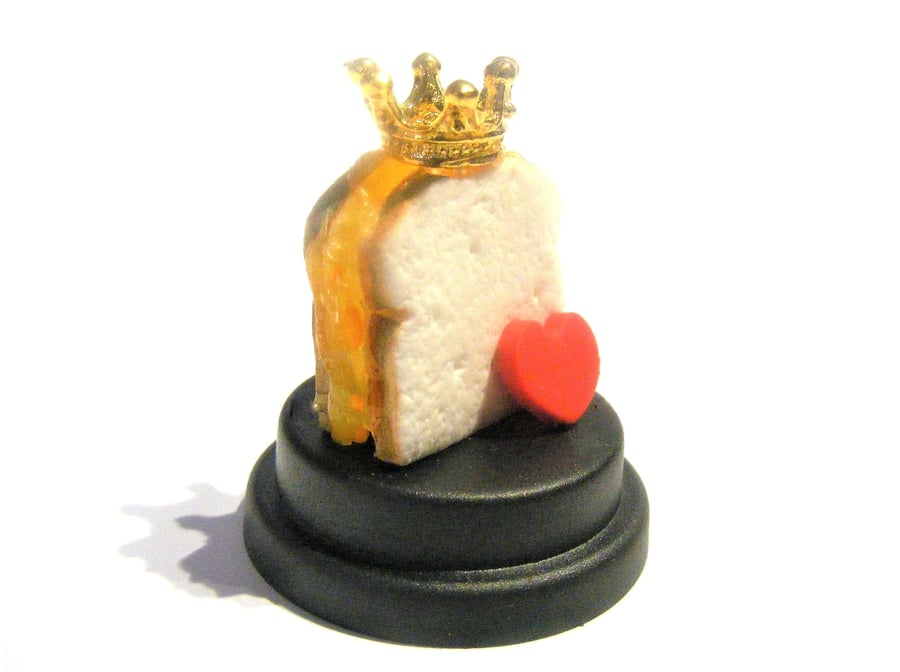 Queen Elizabeth memorial, Marmalade sandwich and crown HRH Elizabeth II, Dashboa