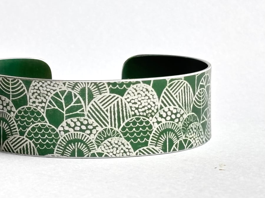 Forest pattern cuff bracelet dark green