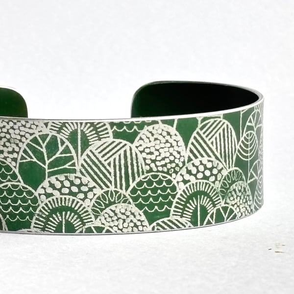 Forest pattern cuff bracelet dark green
