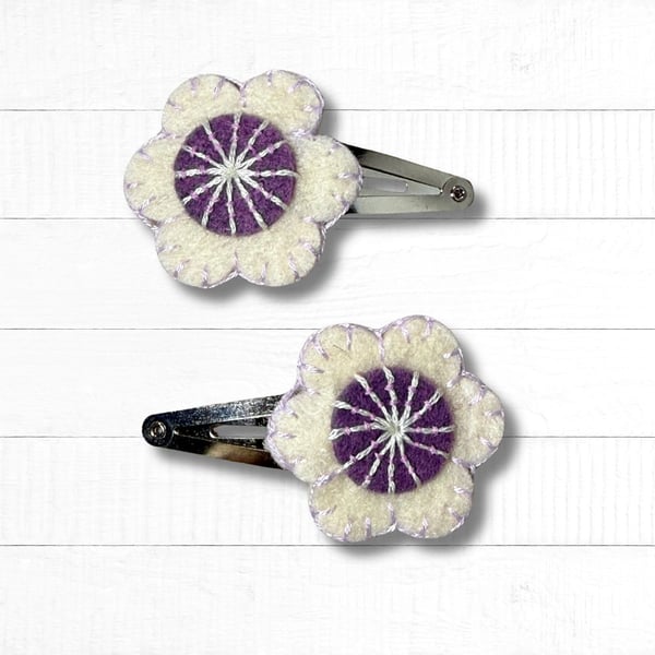 Handmade Felt Flower Hair Clips, Cream Clip, Girls Hairclips, Hand Embroidered