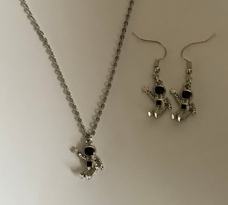 Inspired by Among Us - Silver astronaut earrings and necklace set