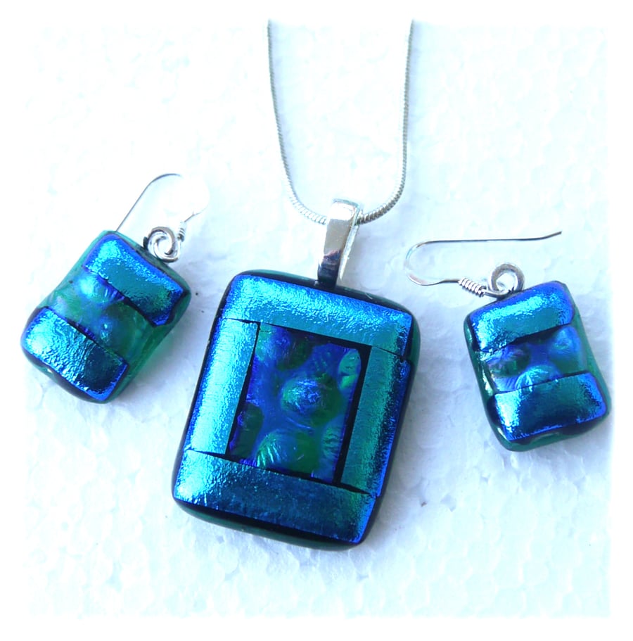 Dichroic Glass 099 Pendant Earring Set Turquose Bubble Silver Plated Chain