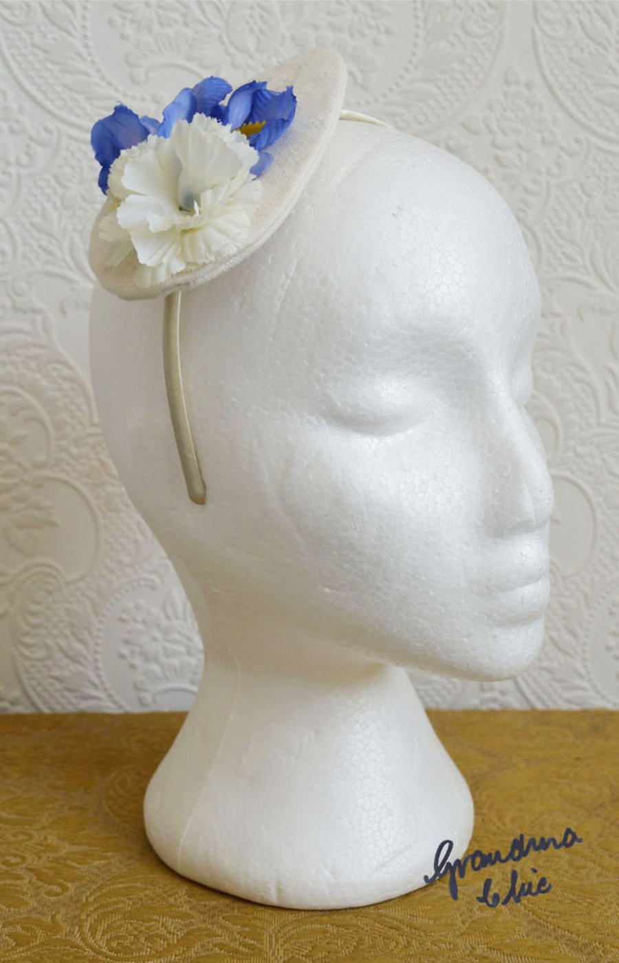 Handmade Fascinator 'Iris'