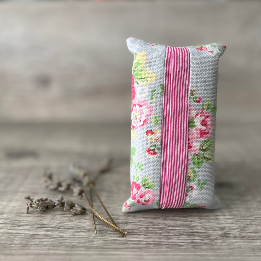 Floral Tissue Holder 