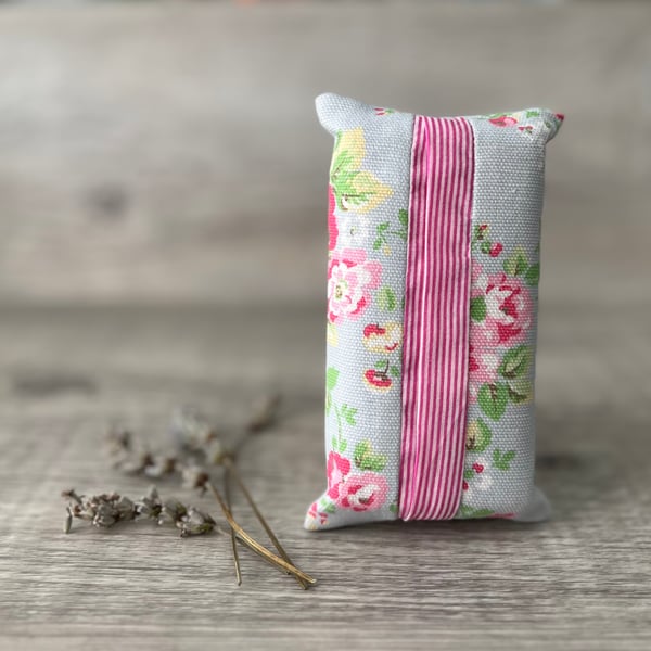 Floral Tissue Holder 