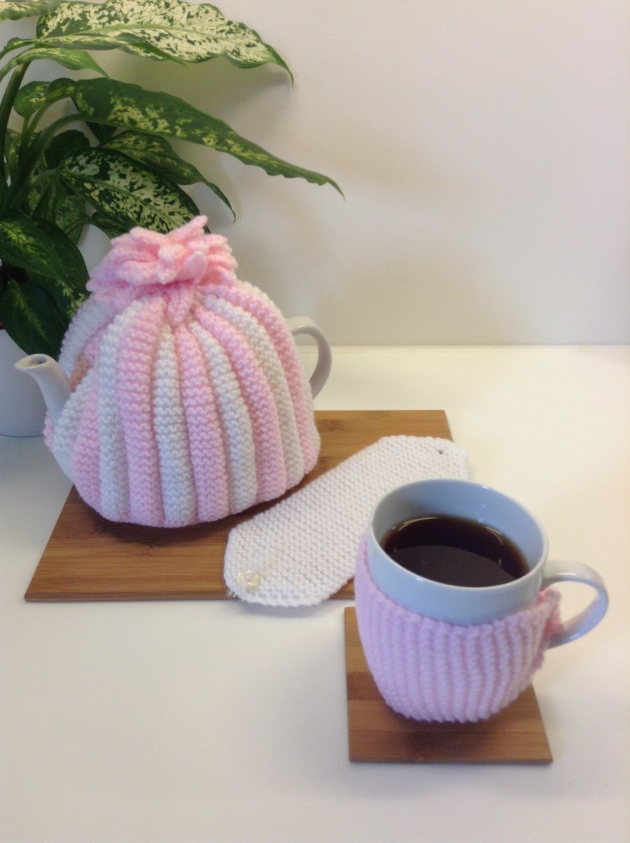 Handmade Retro Tea Cosy with 2 Mug Warmers