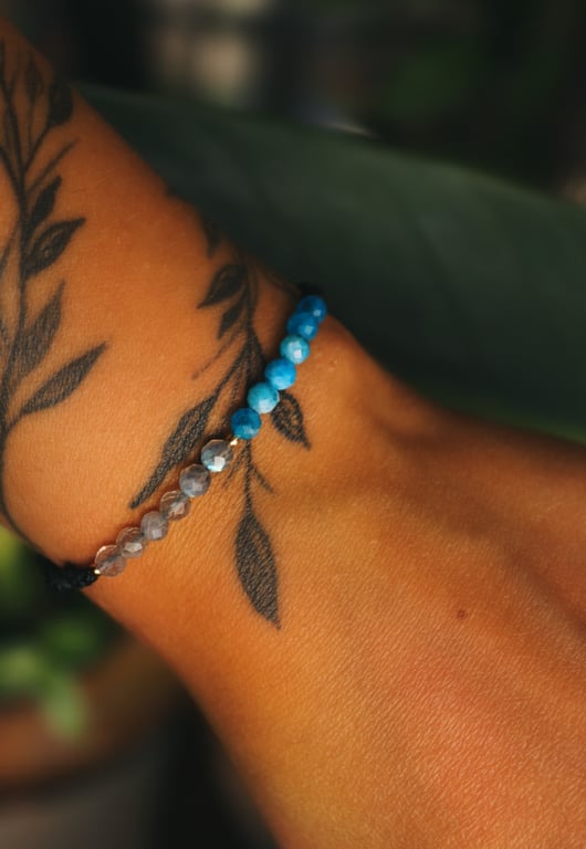 Women's bracelet with Apatite and Labradorite