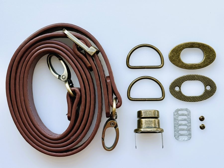 Mid Brown Turn-Lock Clasp & Strap Hardware Kit for Making a Felt Bag on a Ball