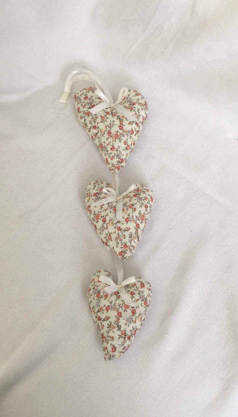 Pretty Roses Hanging Hearts, Cottage style Hearts, Home Decor, Gift Ideas.