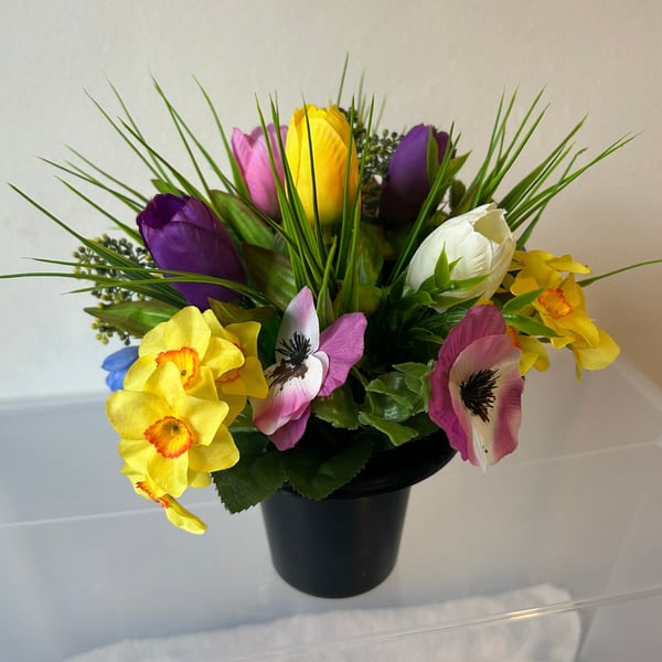 Artificial Flower Memorial Cemetery Grave Pot ‘Spring Mix’