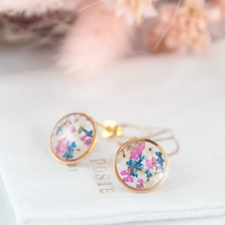 real flower round stud earrings with pressed queen anne's lace petals