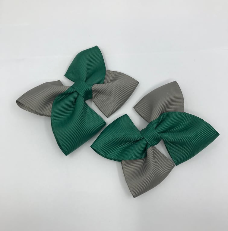 School Hunter Green and Grey Square Double with Bows on Clips (pair)