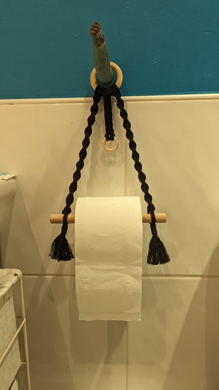 Macrame toilet roll holder - black