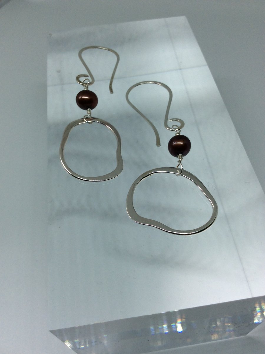 Brown pearl oval earrings