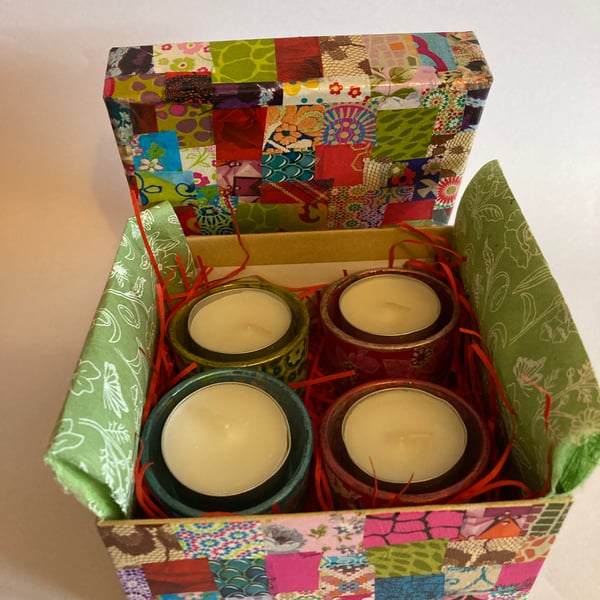 Gift set with 4 decorated tea lights in a decorative box