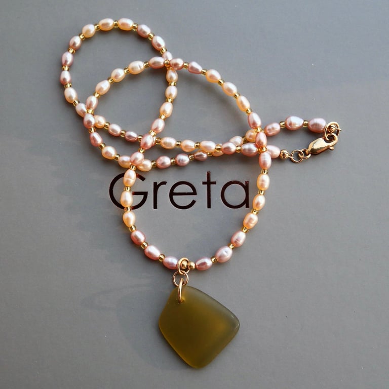 Oyster Pink and Peach Pearls with Green Sea Glass Charm - 14k Gold Filled Clasp