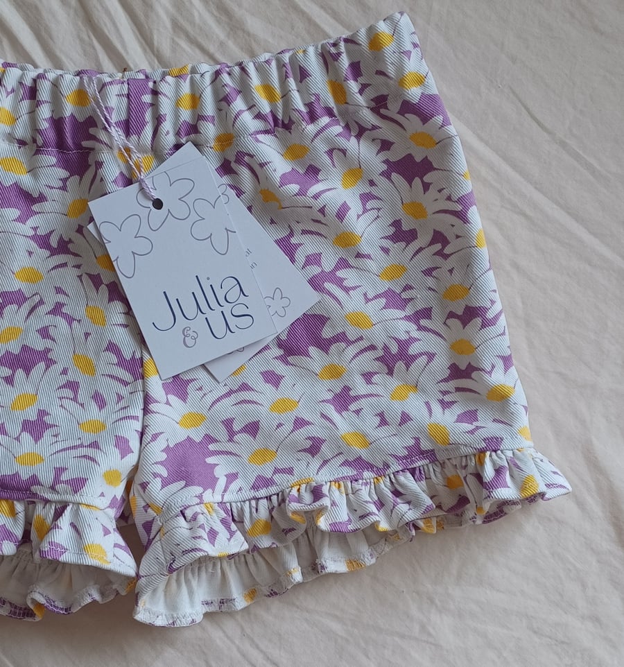 Daisy ruffle shorts
