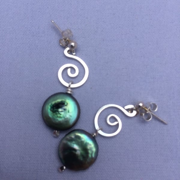 Silver and pearl stud earrings