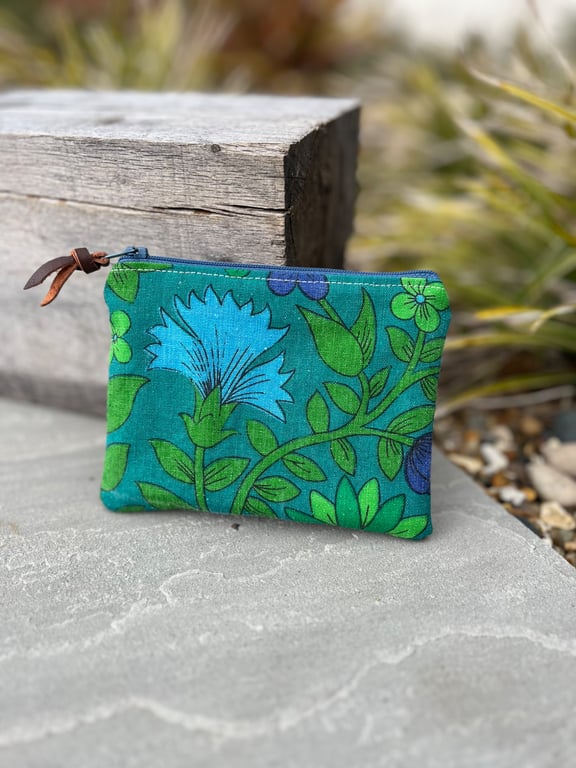 Vintage floral Roundelay coin purse zip pouch reclaimed seventies fabric