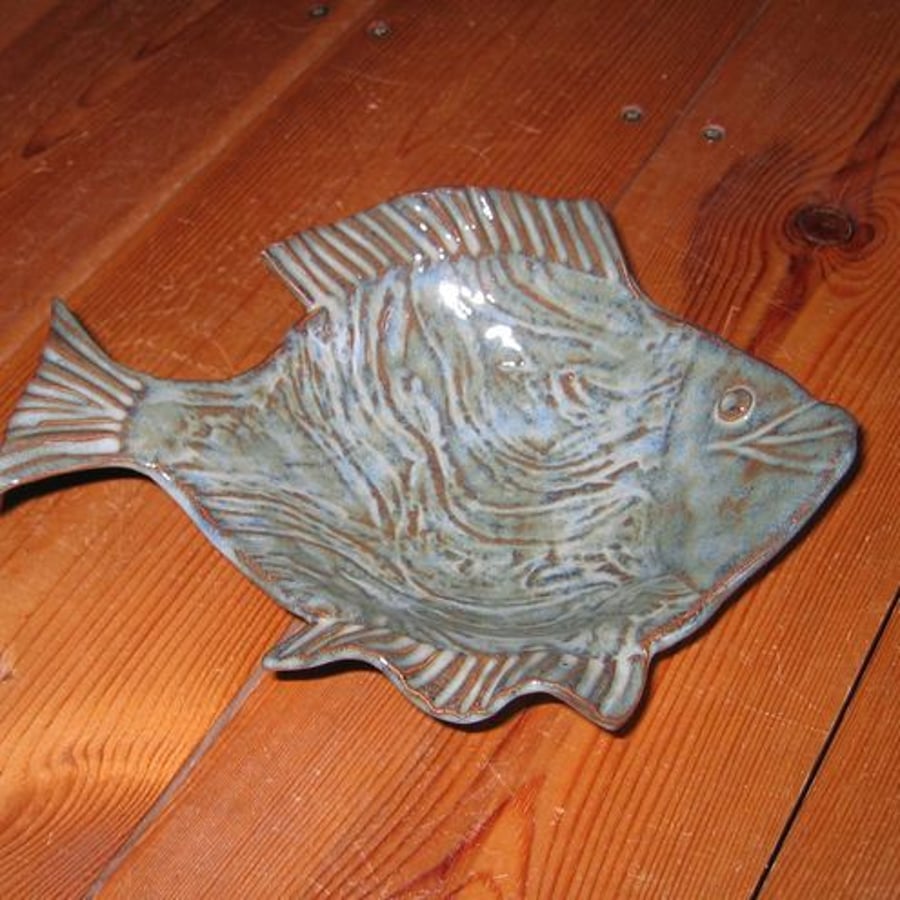 Fish shaped dish