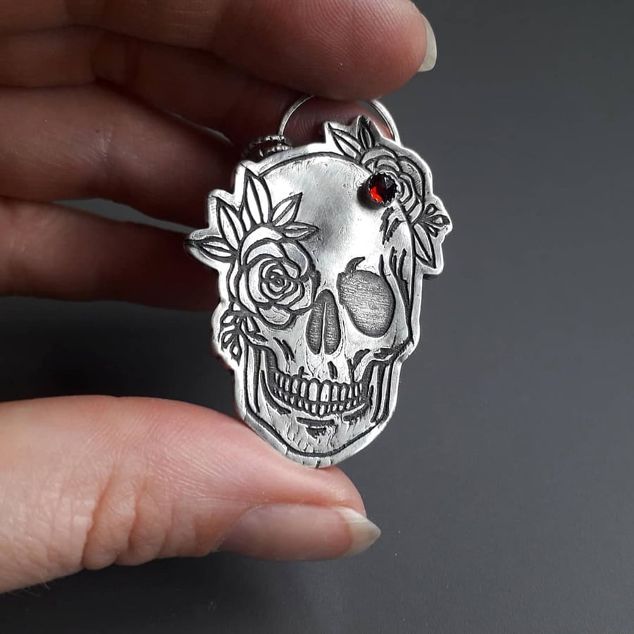 Skull and Rose Silver Pendant with Garnet stone