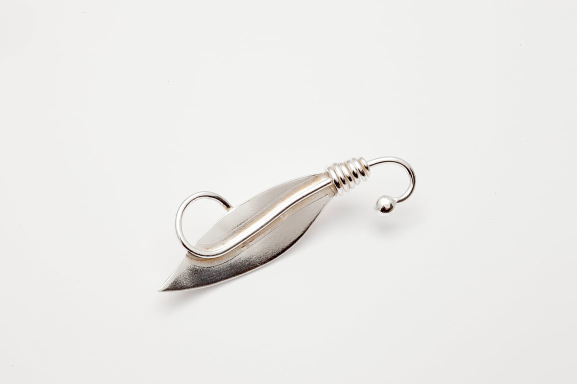 Paloma by Fedha - elegant, retro-style silver brooch with handmade pin fastener