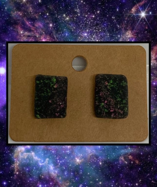 Outlet Cosmos studs