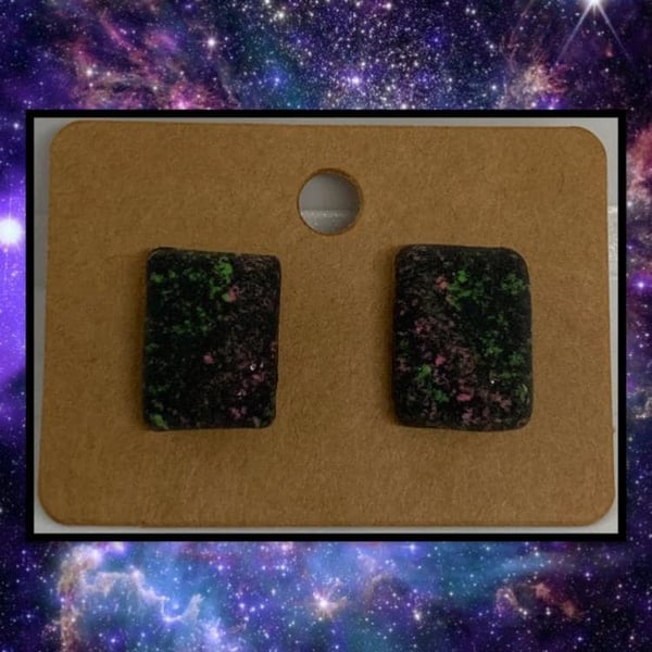 Outlet Cosmos studs