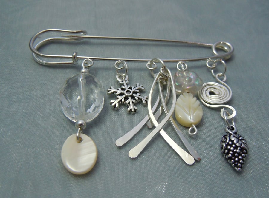 Silver plate kilt pin brooch