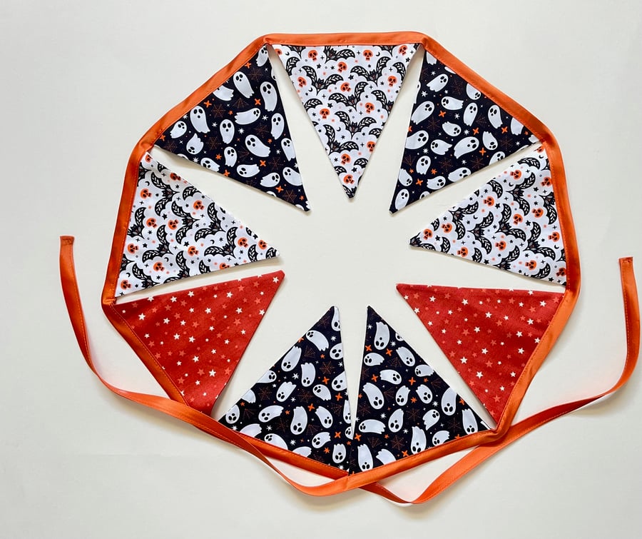 Halloween Bunting with ghosts 