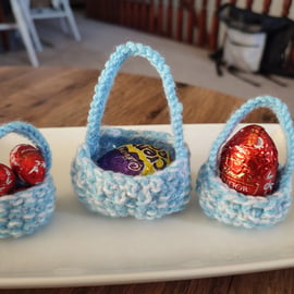 Knitted egg baskets
