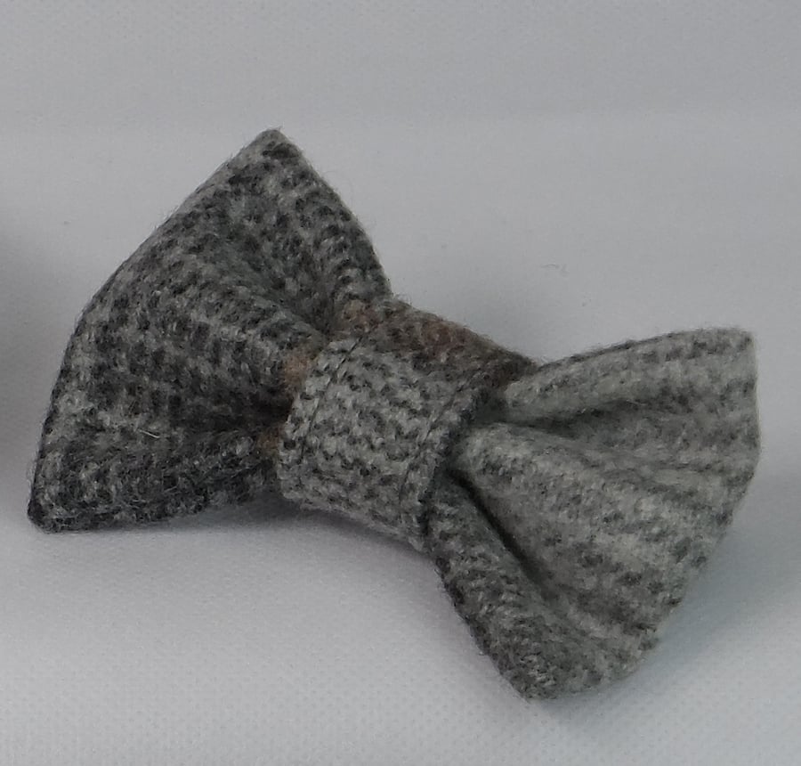 Handmade Yorkshire Tweed Dog Bow - Grey Mix 