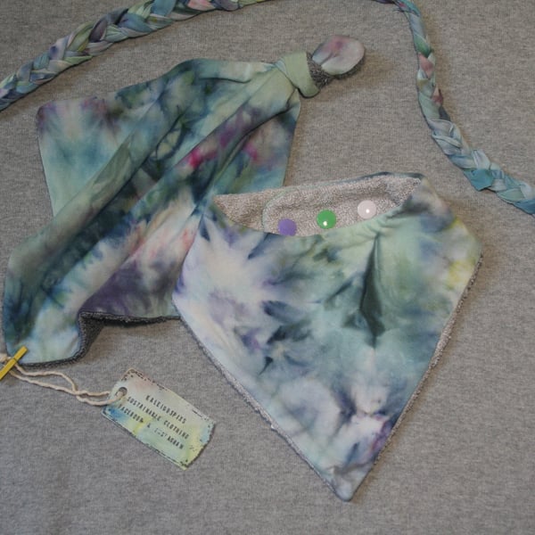 Soft Bamboo Ice Dye Bib & Baby Comforter Set