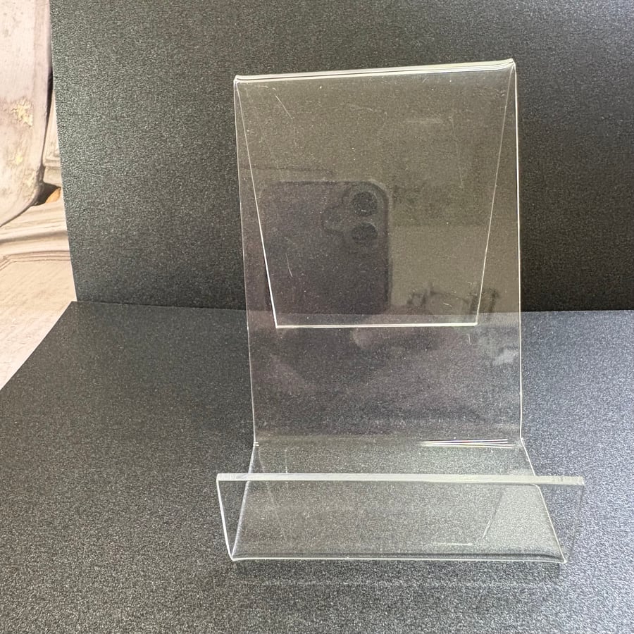 Acrylic Stands CS 0009