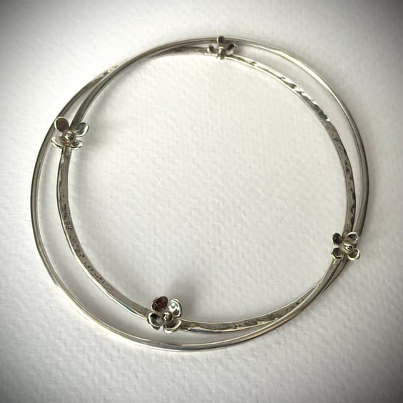 Unique Sterling Silver interlocking flower bangle, Nature inspired 
