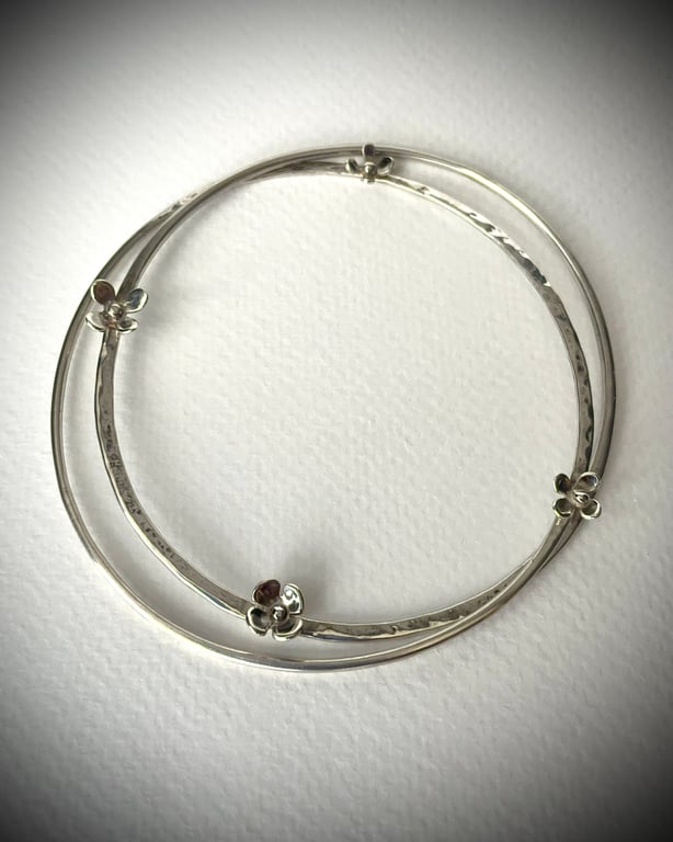 Unique Sterling Silver interlocking flower bangle, Nature inspired 