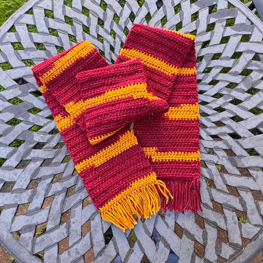 Handmade Crochet Gryffindor Scarf – Harry Potter Inspired – Burgundy and Gold