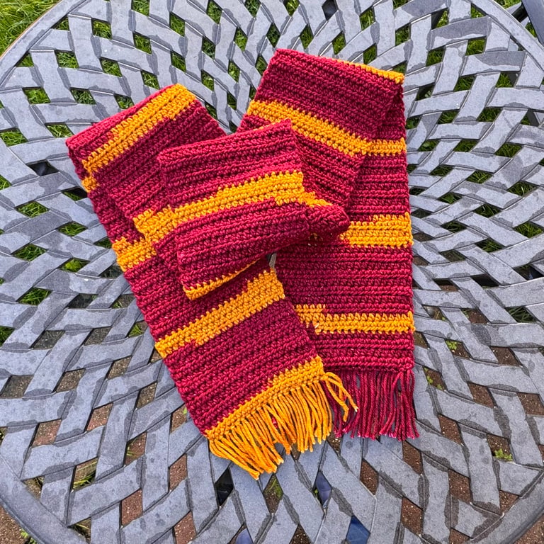 Handmade Crochet Gryffindor Scarf – Harry Potter Inspired – Burgundy and Gold