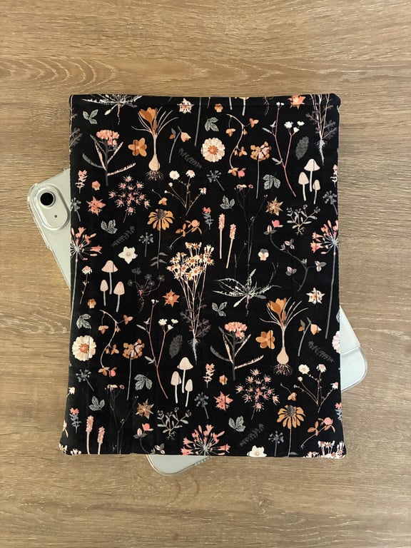 Flowers Plants And Mushrooms Print Quilted Fabric I-Pad Sleeve 
