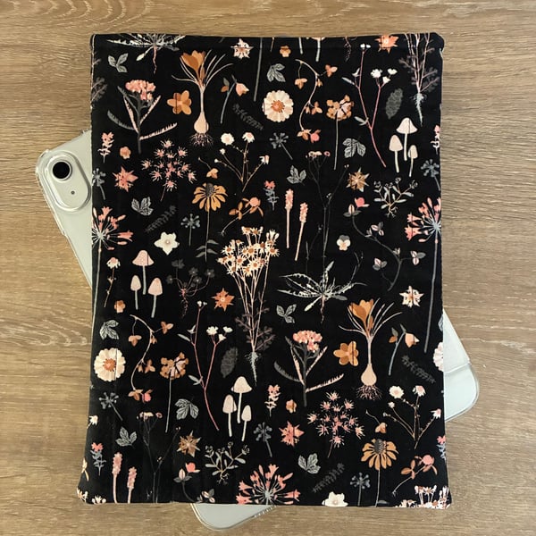 Flowers Plants And Mushrooms Print Quilted Fabric I-Pad Sleeve 