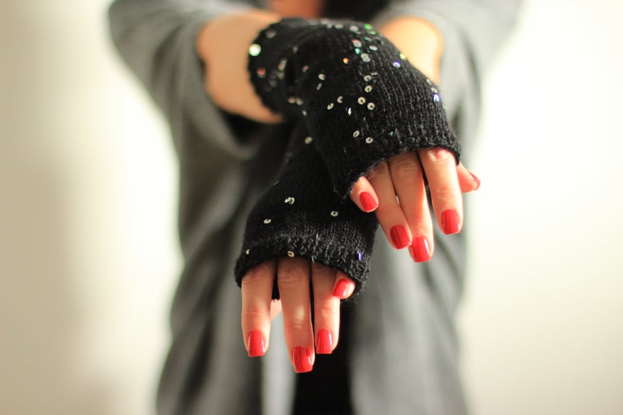 Hand warmers, Fingerless gloves