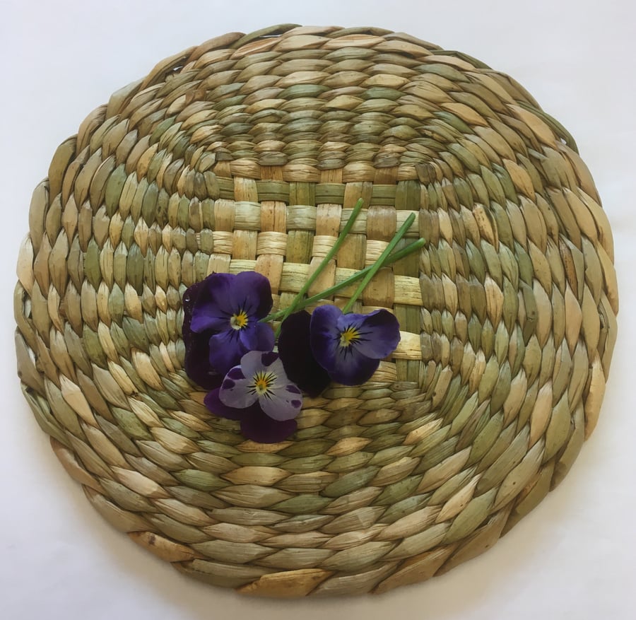 Handmade Round Table Mat Woven From Hand Harvested Somerset Rush 627