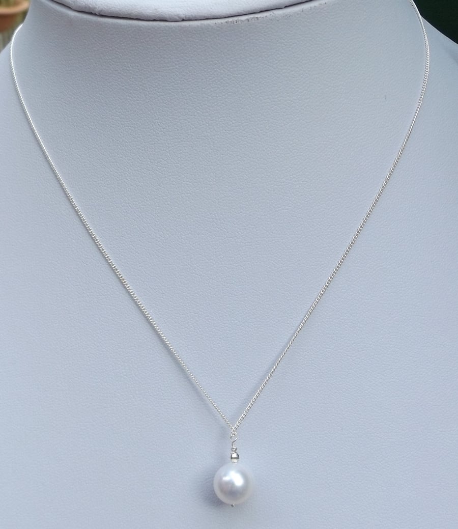 Sterling silver white cultured pearl necklace